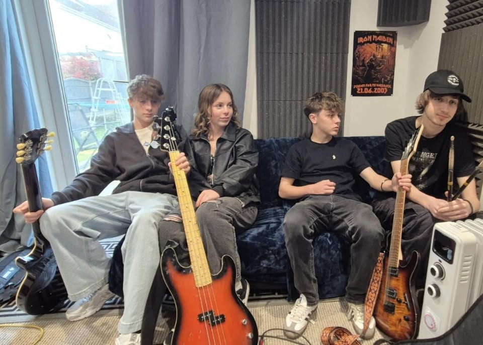 Ashen band members